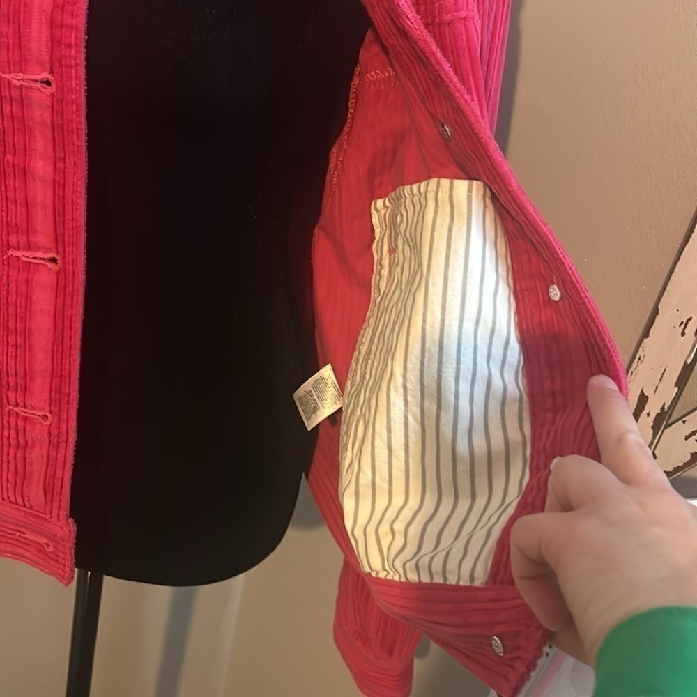 Cabi blazer women’s small
Style 4124
A - Picture 5 of 10